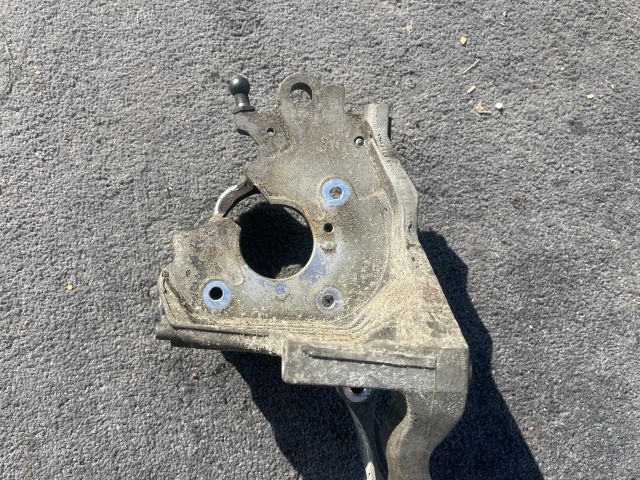 bontott VW PASSAT B8 Generátor Tartó Bak