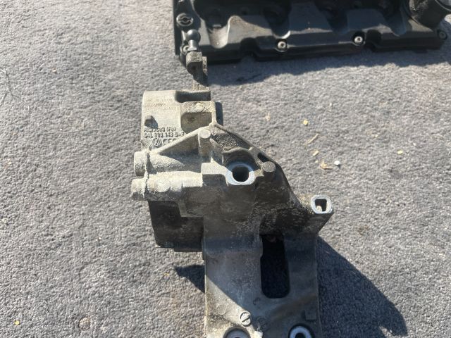 bontott VW PASSAT B8 Generátor Tartó Bak