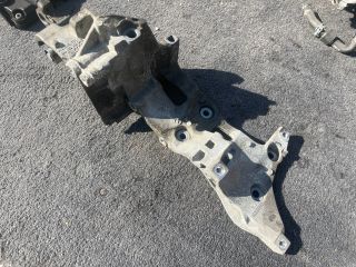 bontott VW PASSAT B8 Generátor Tartó Bak