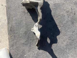 bontott VW PASSAT B8 Generátor Tartó Bak