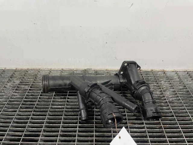 bontott VW PASSAT B8 Hengerfej Vízkivezető