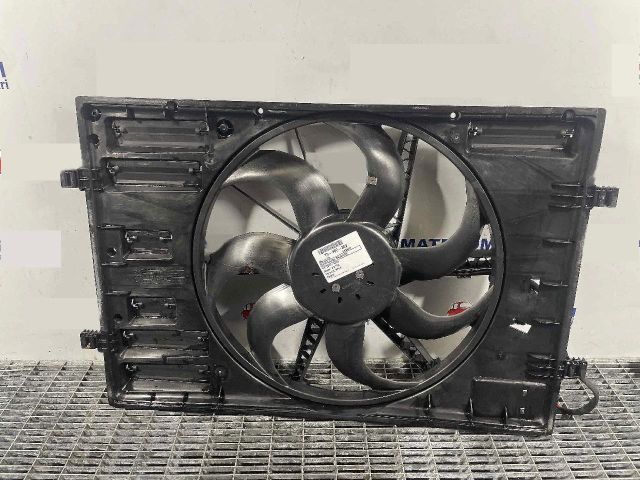 bontott VW PASSAT B8 Hűtőventilátor
