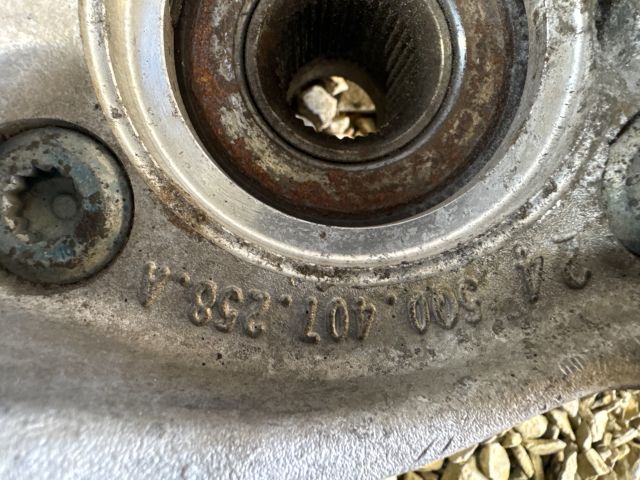 bontott VW PASSAT B8 Jobb első Csonkállvány Kerékaggyal