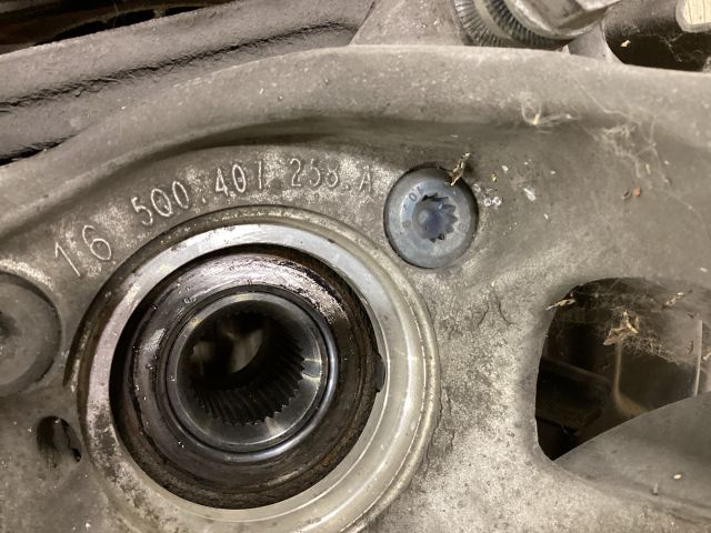 bontott VW PASSAT B8 Jobb első Csonkállvány Kerékaggyal