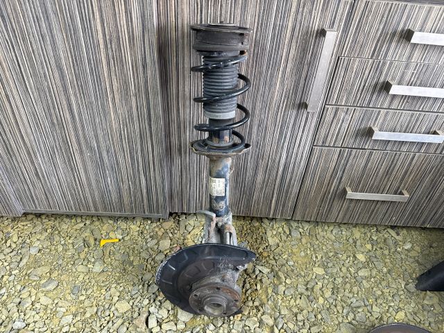 bontott VW PASSAT B8 Jobb első Csonkállvány Kerékaggyal