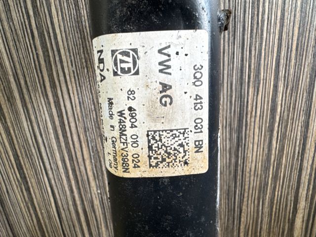 bontott VW PASSAT B8 Jobb első Csonkállvány Kerékaggyal