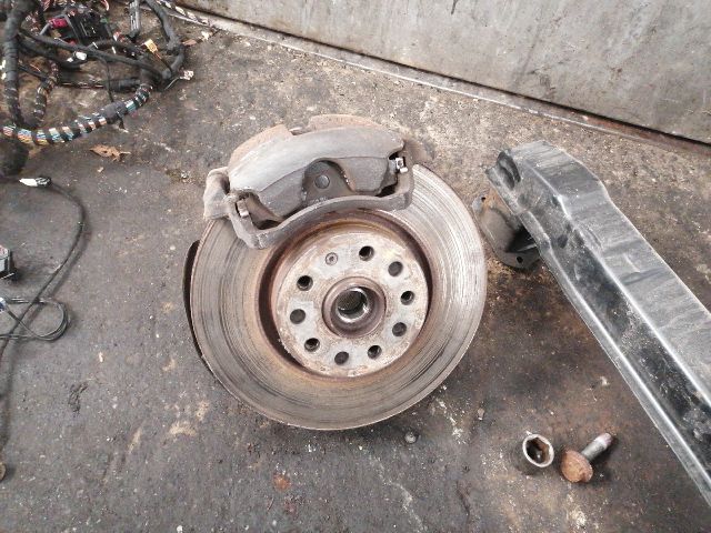 bontott VW PASSAT B8 Jobb első Csonkállvány Kerékaggyal