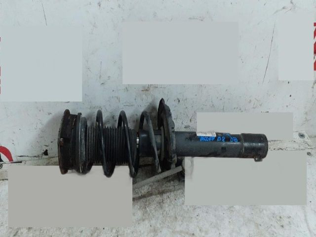 bontott VW PASSAT B8 Jobb első Gólyaláb (Lengécsillapító, Rugó)