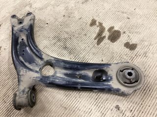 bontott VW PASSAT B8 Jobb első Lengőkar