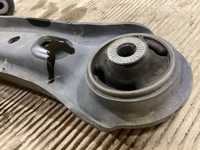 bontott VW PASSAT B8 Jobb első Lengőkar