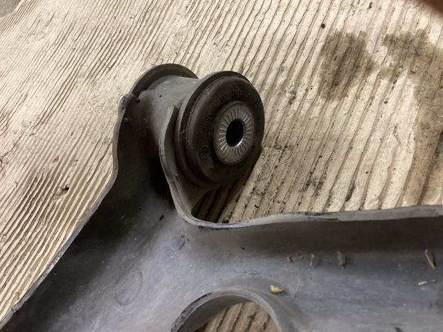 bontott VW PASSAT B8 Jobb első Lengőkar