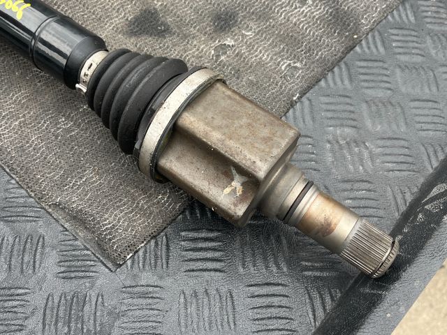 bontott VW PASSAT B8 Jobb Féltengely