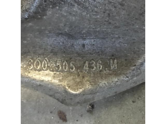 bontott VW PASSAT B8 Jobb hátsó Csonkállvány