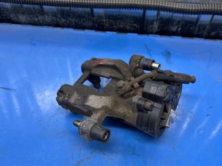 bontott VW PASSAT B8 Jobb hátsó Féknyereg Munkahengerrel