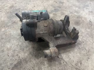 bontott VW PASSAT B8 Jobb hátsó Féknyereg Munkahengerrel