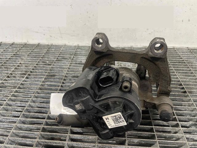 bontott VW PASSAT B8 Jobb hátsó Féknyereg Munkahengerrel