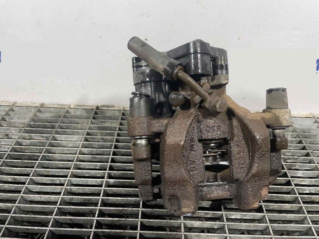 bontott VW PASSAT B8 Jobb hátsó Féknyereg Munkahengerrel