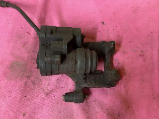 bontott VW PASSAT B8 Jobb hátsó Féknyereg Munkahengerrel