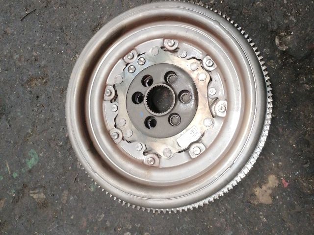 bontott VW PASSAT B8 Kettős tömegű Lendkerék