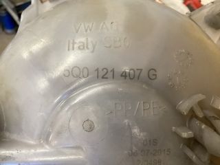 bontott VW PASSAT B8 Kiegyenlítő Tartály