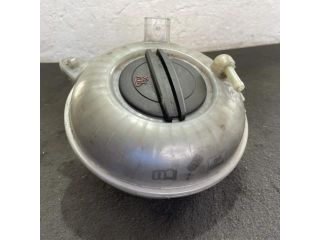 bontott VW PASSAT B8 Kiegyenlítő Tartály