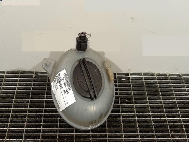 bontott VW PASSAT B8 Kiegyenlítő Tartály