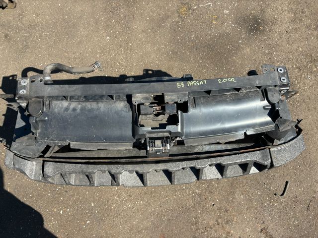 bontott VW PASSAT B8 Komplett Homlokfal (Részeivel)