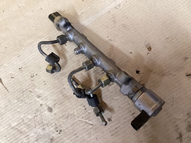 bontott VW PASSAT B8 Közösnyomócső