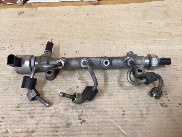 bontott VW PASSAT B8 Közösnyomócső