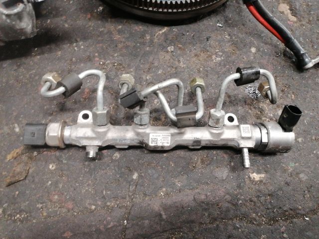 bontott VW PASSAT B8 Közösnyomócső