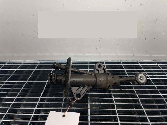 bontott VW PASSAT B8 Kuplung Munkahenger