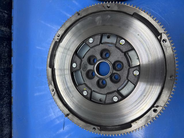 bontott VW PASSAT B8 Kuplung Szett Lendkerékkel