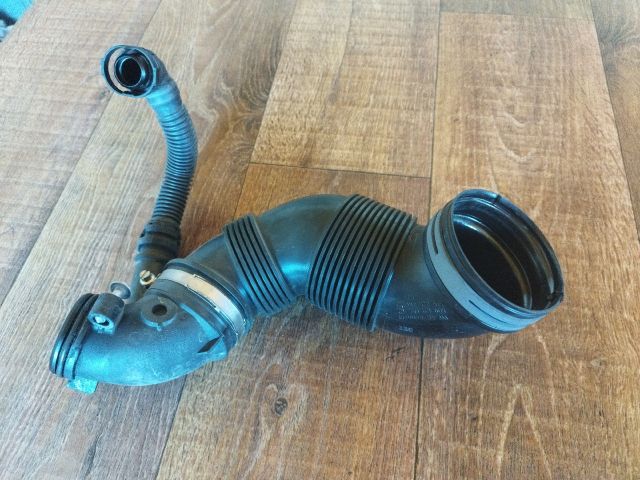 bontott VW PASSAT B8 Légbeömlő Cső