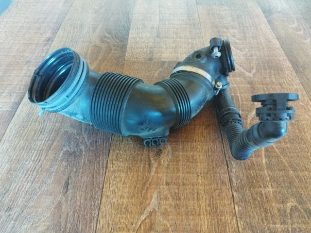 bontott VW PASSAT B8 Légbeömlő Cső