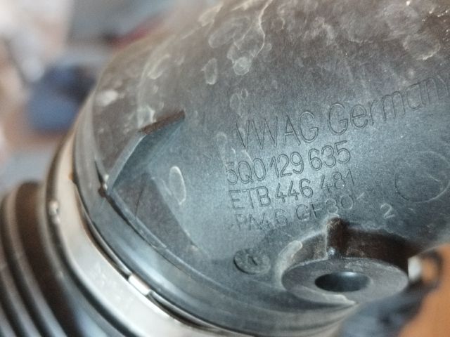 bontott VW PASSAT B8 Légbeömlő Cső