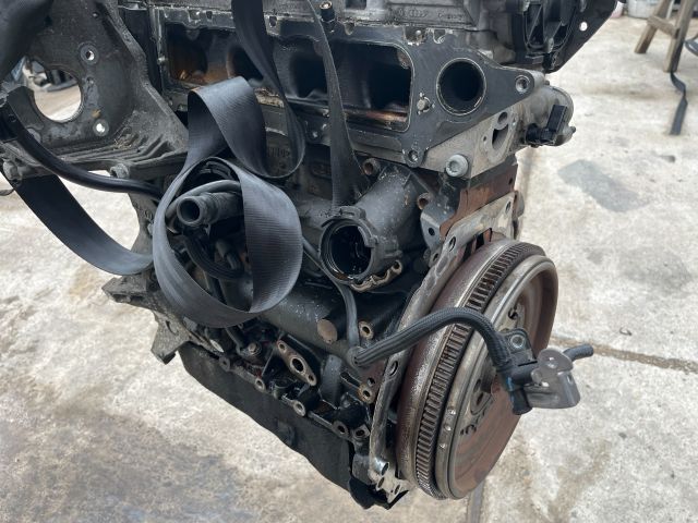 bontott VW PASSAT B8 Motor (Fűzött blokk hengerfejjel)