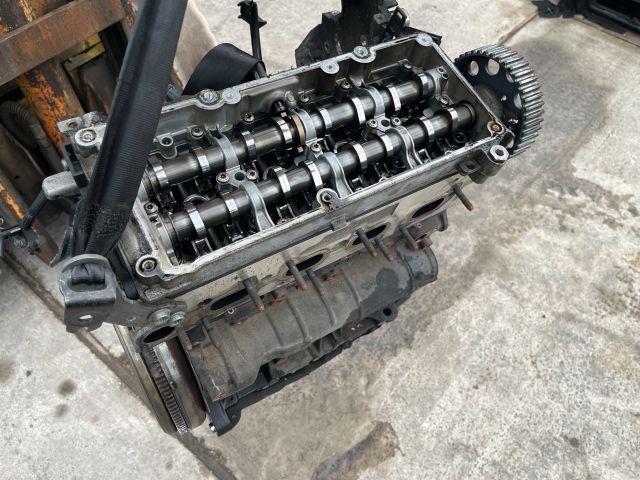 bontott VW PASSAT B8 Motor (Fűzött blokk hengerfejjel)