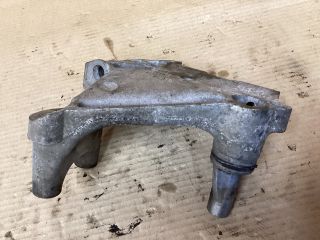 bontott VW PASSAT B8 Motor Tartó Bak (Fém)