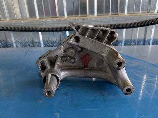 bontott VW PASSAT B8 Motor Tartó Bak (Fém)