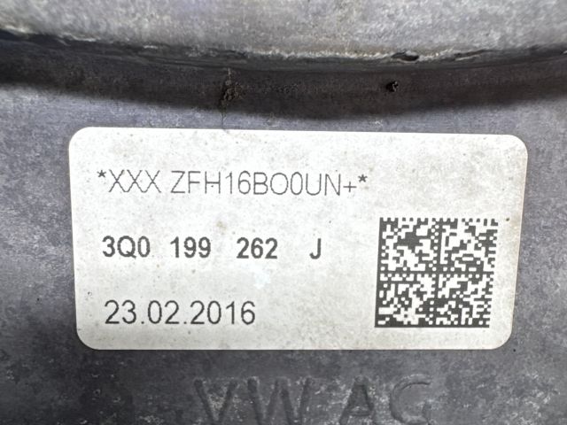 bontott VW PASSAT B8 Motor Tartó Bak Jobb