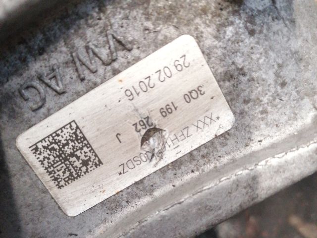 bontott VW PASSAT B8 Motor Tartó Bak Jobb