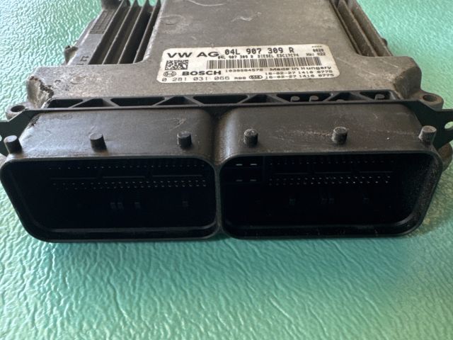 bontott VW PASSAT B8 Motorvezérlő