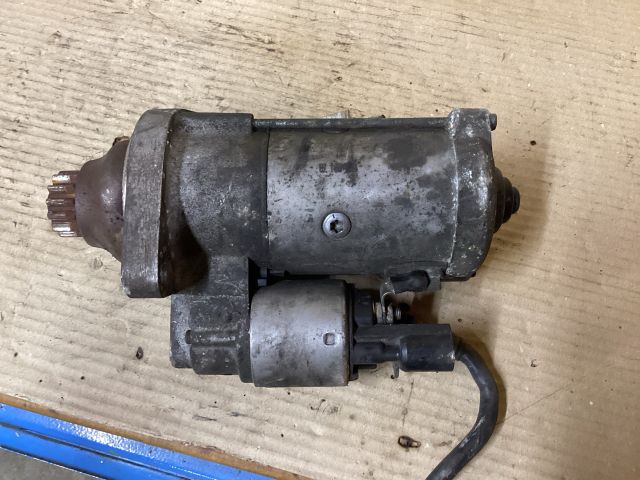 bontott VW PASSAT B8 Önindító