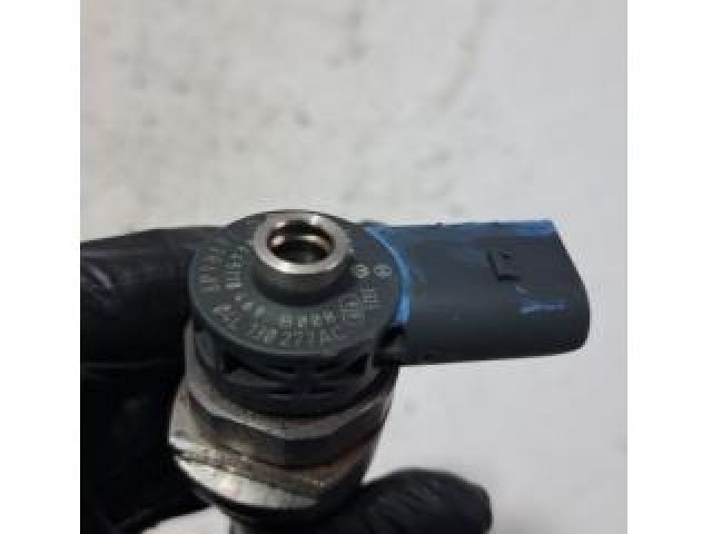 bontott VW PASSAT B8 Porlasztó (1 db)