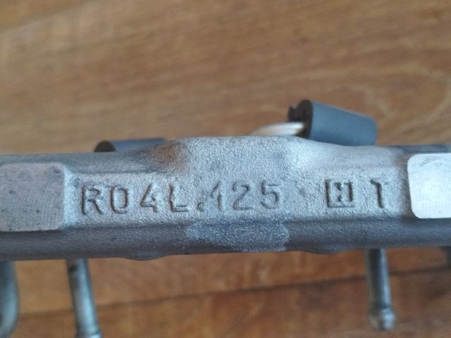 bontott VW PASSAT B8 Porlasztó Sor / Híd