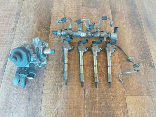 bontott VW PASSAT B8 Porlasztó Sor / Híd