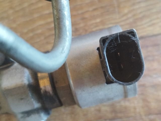 bontott VW PASSAT B8 Porlasztó Sor / Híd