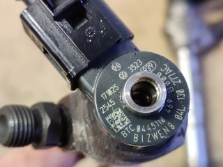 bontott VW PASSAT B8 Porlasztó Sor / Híd