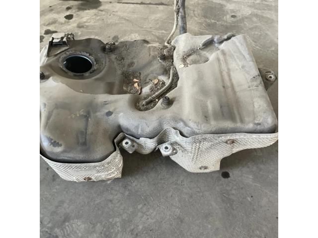 bontott VW PASSAT B8 Tank