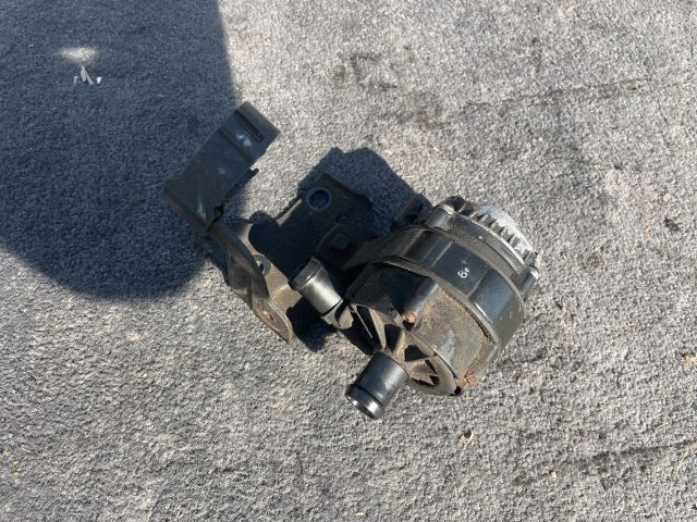 bontott VW PASSAT B8 Vízpumpa